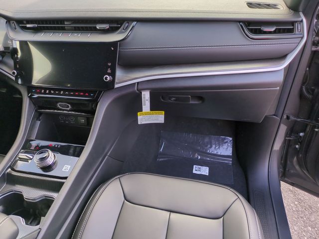 new 2026 Jeep Grand Cherokee car, priced at $43,186