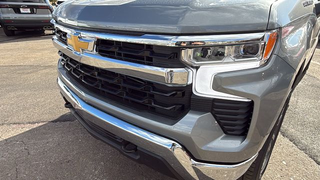 2025 Chevrolet Silverado 1500 LT 9