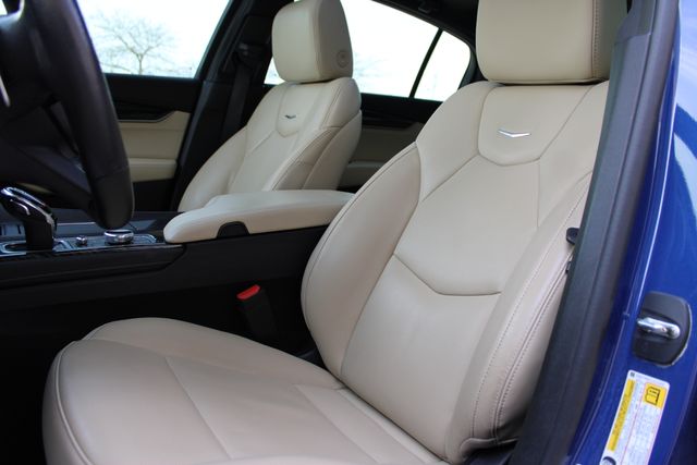 Used 2020  Cadillac Premium Luxury image 21