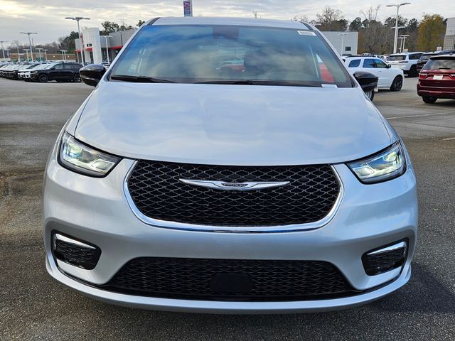 New 2026 Silver Chrysler Select image 2