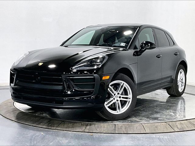2025 Porsche Macan AWD