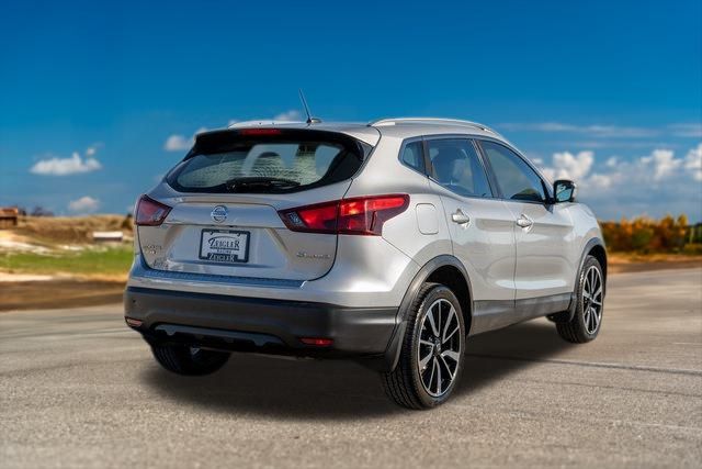 2017 Nissan Rogue Sport SL 7