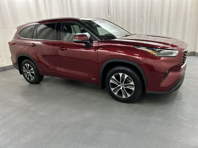 2022 Toyota Highlander Hybrid XLE AWD