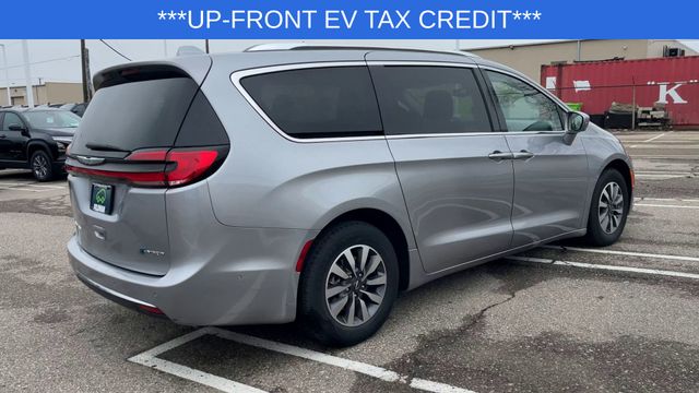 Used 2021 Chrysler Pacifica Hybrid For Sale in Livonia, MI