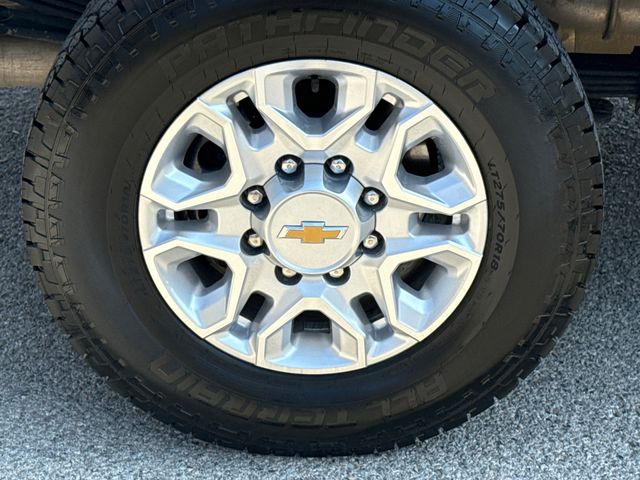 Used 2024 White Chevrolet LT image 10