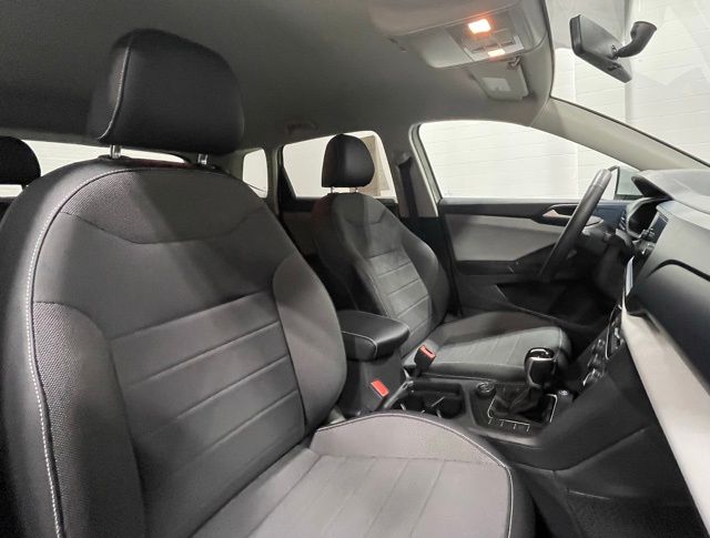 2022 Volkswagen Taos 1.5T SE photo
