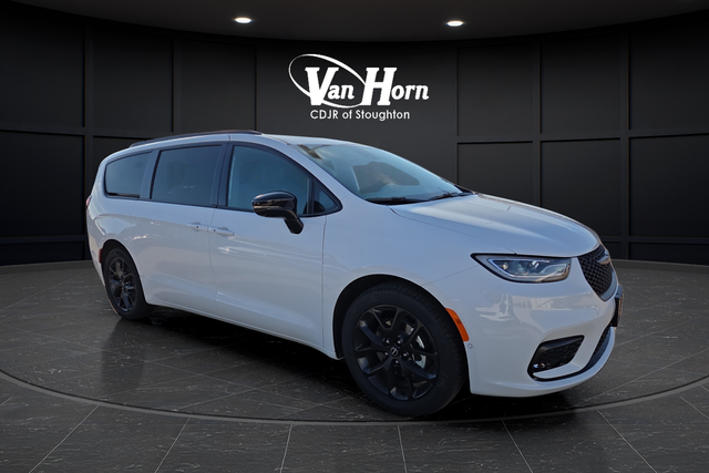 New 2026 Bright White Clearcoat Chrysler Select image 40