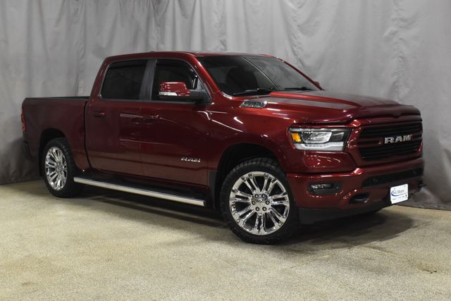 View vehicle photo 4