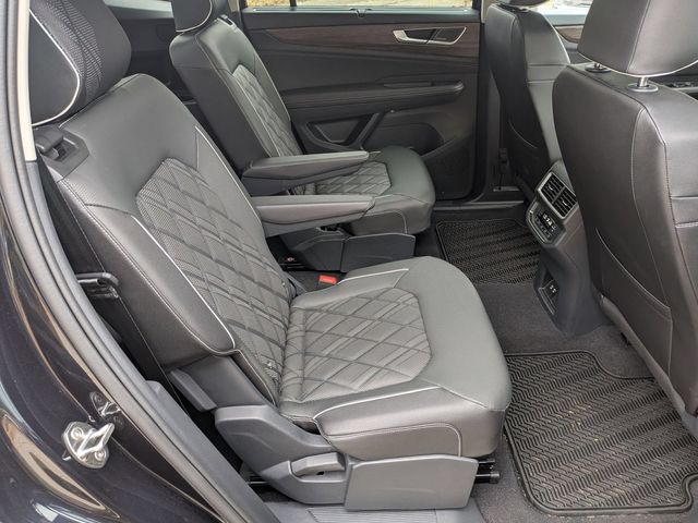 2025 Volkswagen Atlas SEL Premium R-Line - Photo 31