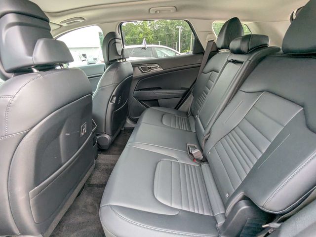 Used 2023 Kia Sportage Hybrid SUV