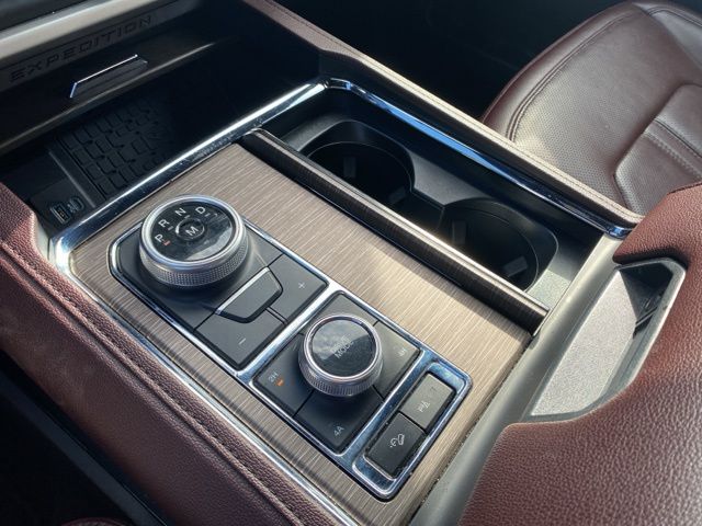 2023 Ford Expedition Max Limited photo