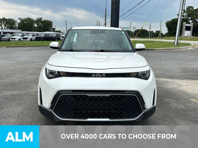 Used 2025 White Kia  image 2