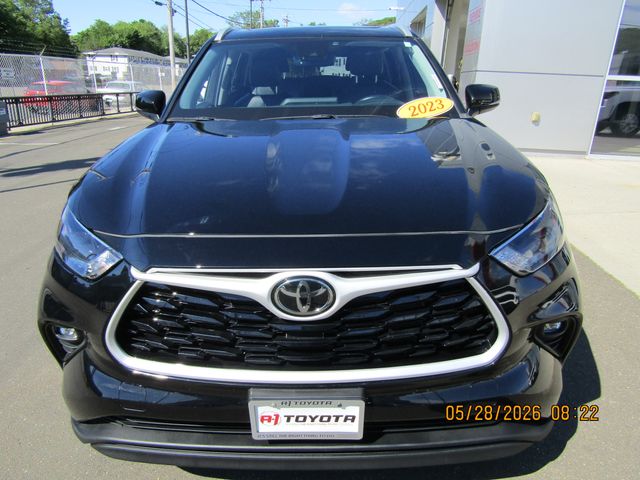 used 2023 Toyota Highlander car, priced at $35,499