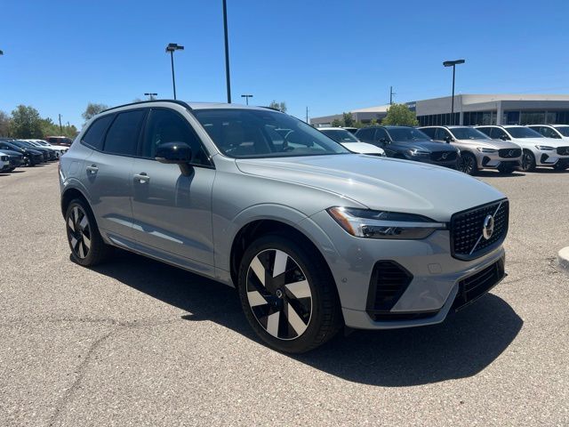 2025 Volvo XC60 Plug-In Hybrid