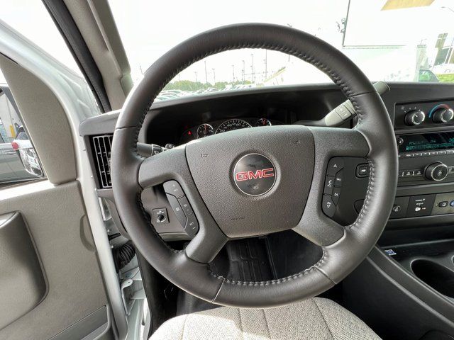 2023 GMC Savana 3500 Work Van 17