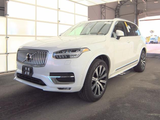 2025 Volvo XC90 B6 Plus 7-Seater