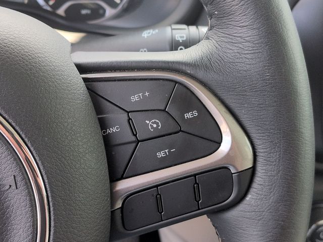 Used 2022 Gray Jeep Limited image 18