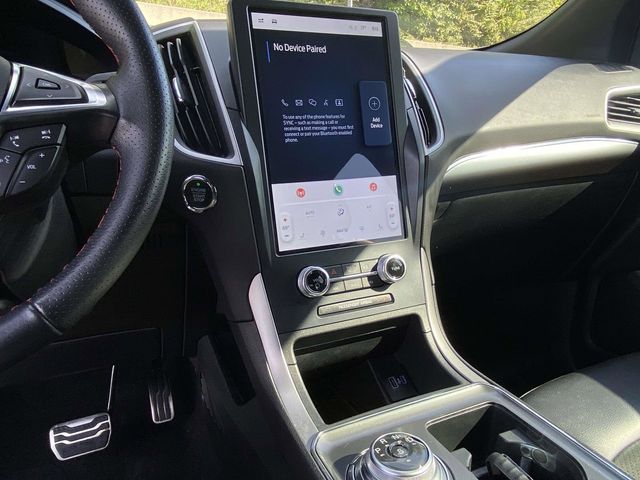 2022 Star White Metallic Tri-Coat Ford Edge ST Line AWD SUV