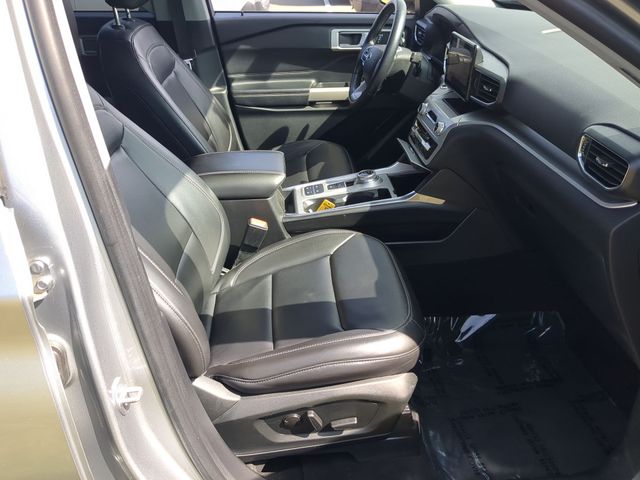 Used 2022 Silver Ford XLT image 32