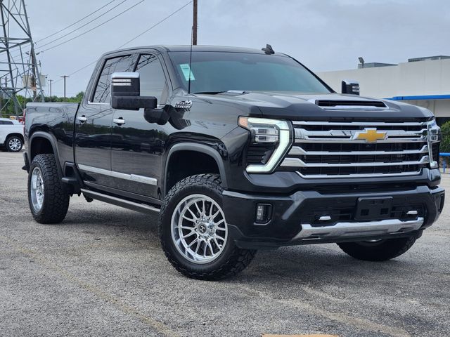 Black 2024 Chevrolet Silverado 2500HD High Country Crew Cab 4WD Pickup Truck Four-Wheel Drive Automatic
