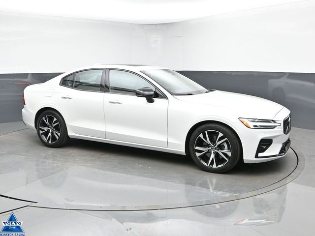 Crystal White Pearl 2025 Volvo S60 B5 Core FWD Sedan Front-Wheel Drive Automatic