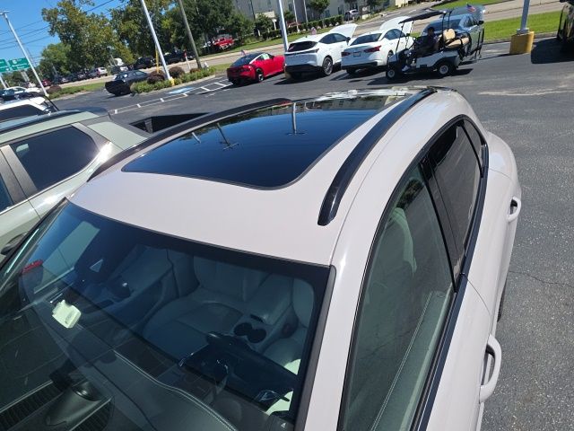 Used 2025  Porsche Base image 20
