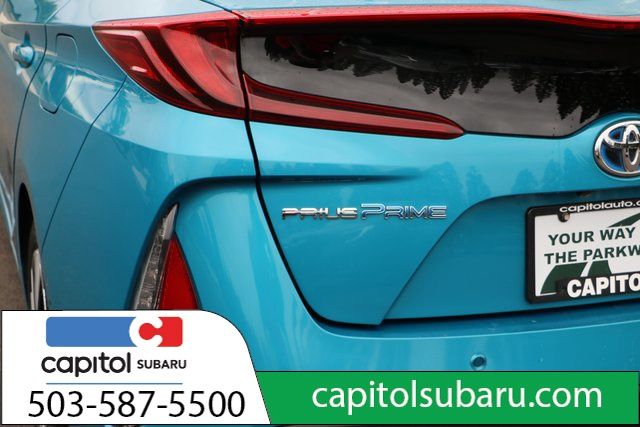 2017 Toyota Prius Prime Advanced 29