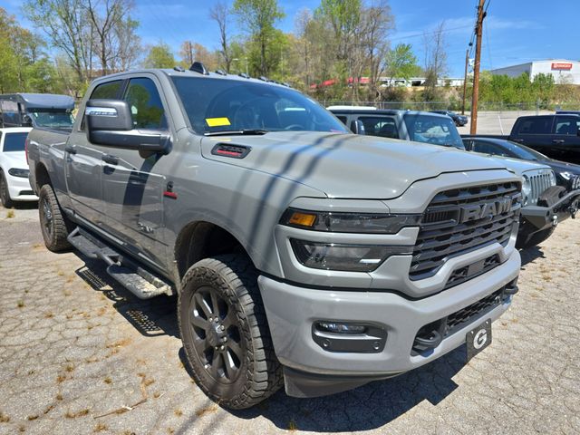 Ceramic Gray Clearcoat 2026 RAM 2500 Big Horn Crew Cab 4WD Pickup Truck Four-Wheel Drive 8-Speed Automatic