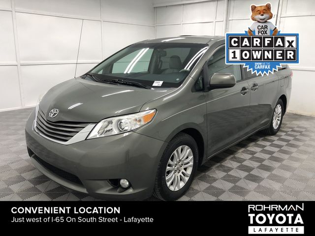 2011 Toyota Sienna XLE 2