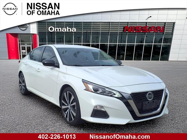 Glacier White 2020 Nissan Altima Sedan Front-Wheel Drive Continuously Variable Transmission