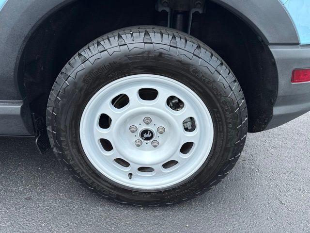 View vehicle photo 7