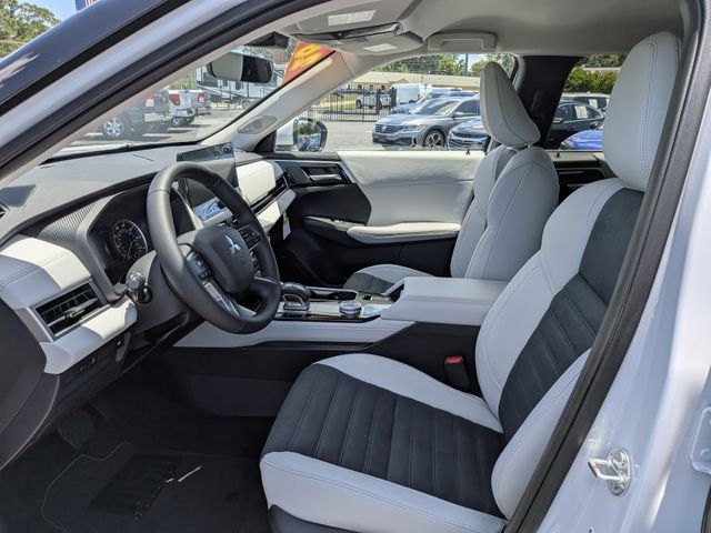2026 White Diamond Mitsubishi Outlander SE FWD SUV