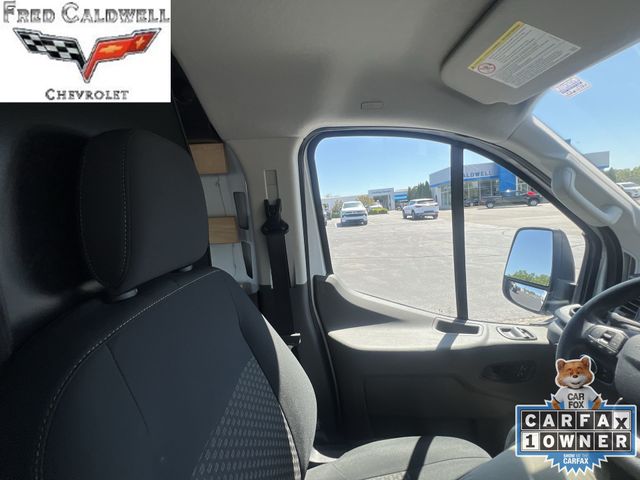 FordTransit-25015