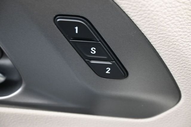 Used 2024 Chrysler Pacifica Van