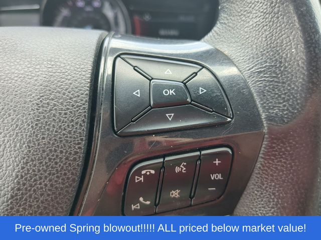 Used 2019 White Platinum Clearcoat Metallic Ford XLT image 27