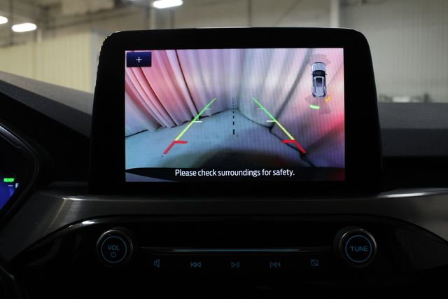 Used 2022  Ford Titanium image 5