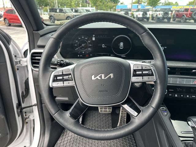 Used 2024 White Kia SX X-Line image 15