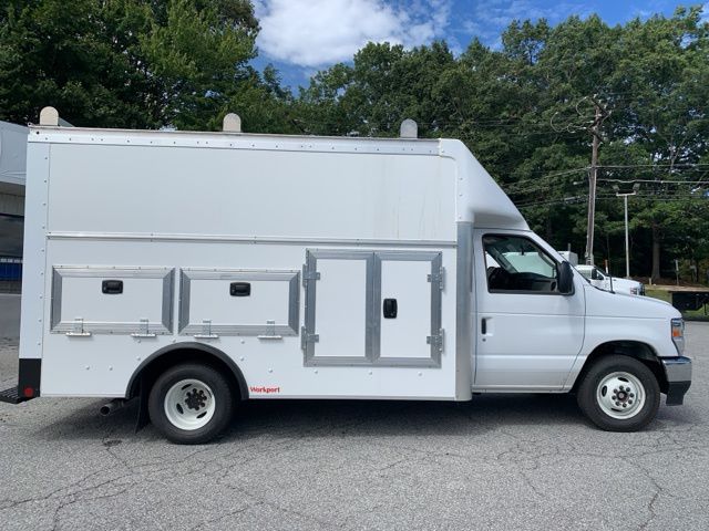 2025 Ford E-350SD Base 6