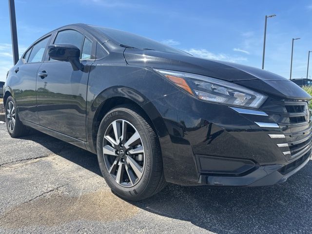 Super Black Metallic 2025 Nissan Versa SV FWD Sedan Front-Wheel Drive Continuously Variable Transmission