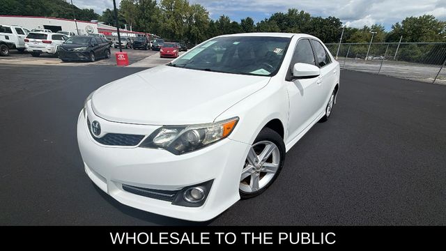 Super White 2013 Toyota Camry Sedan Front-Wheel Drive 6-Speed Automatic