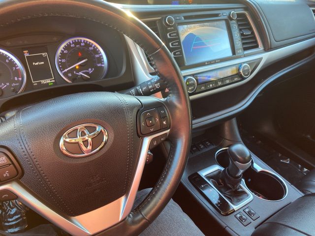 2018 Toyota Highlander XLE 32