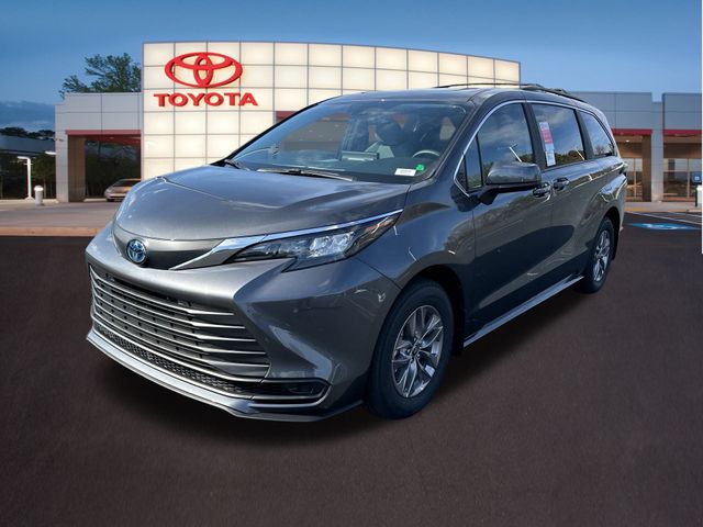 2025 Toyota Sienna LE 23