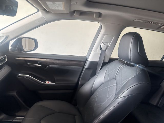 2025 Toyota Highlander Platinum Silver at Gullo Toyota