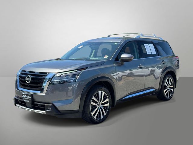 2022 Nissan Pathfinder Platinum