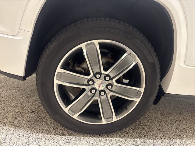 2019 GMC Acadia Denali photo
