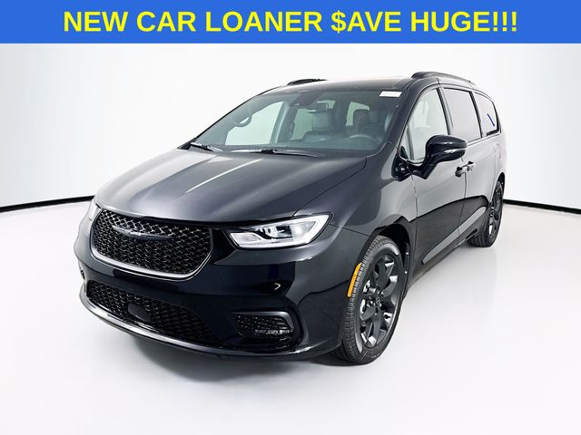 View vehicle photo 3