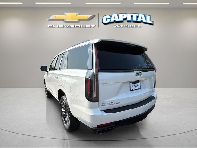 Used 2022 White Cadillac Sport image 37