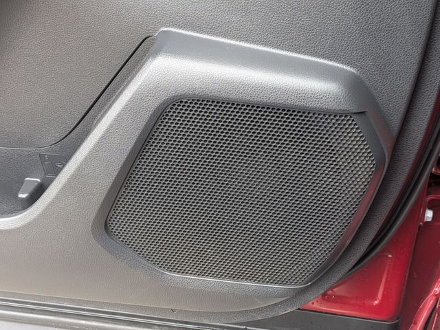 2022 Toyota Highlander - Image 17
