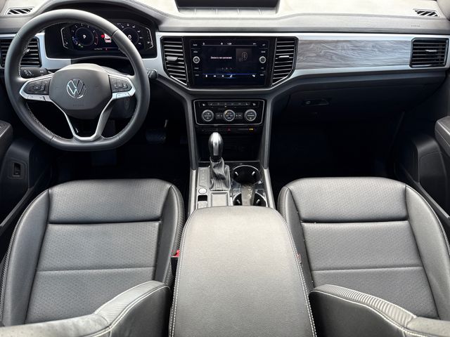 Used 2023 Silver Volkswagen 2.0T SE w/Technology image 11