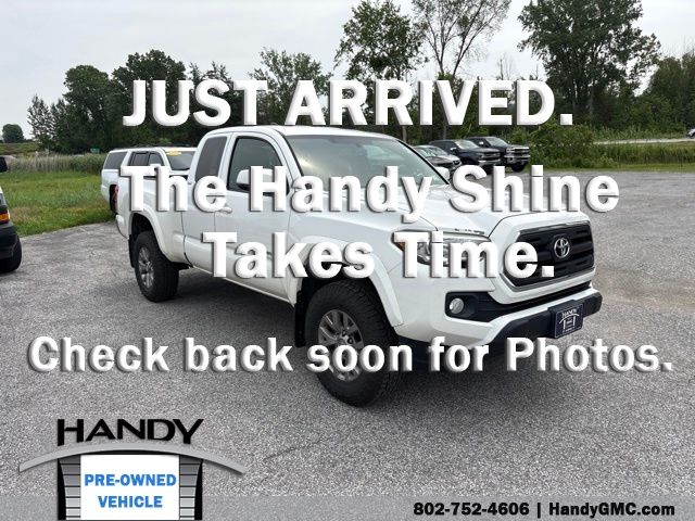 Super White 2017 Toyota Tacoma Pickup Truck Four-Wheel Drive 6-Speed Automatic